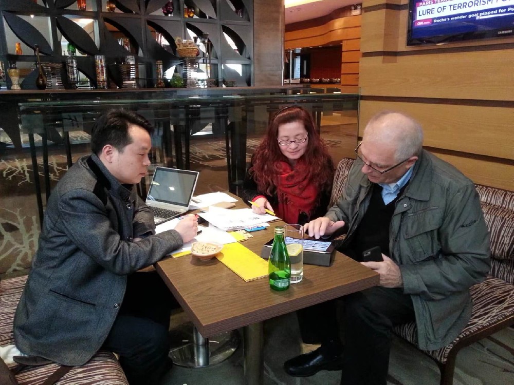 美國(guó)現(xiàn)代農(nóng)場(chǎng)量身定制，高端蔬菜真空預(yù)冷機(jī)，每次處理12個(gè)標(biāo)準(zhǔn)卡板出貨現(xiàn)場(chǎng)，即將裝上海運(yùn)特殊柜飄洋過(guò)海前往美利堅(jiān)合眾國(guó)。